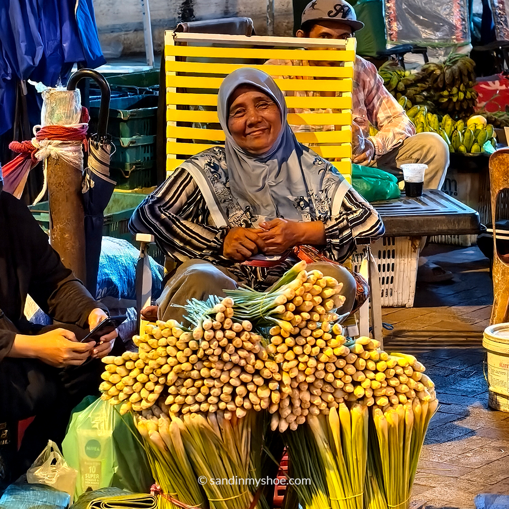 Charming looking woman in the market of Sandakan