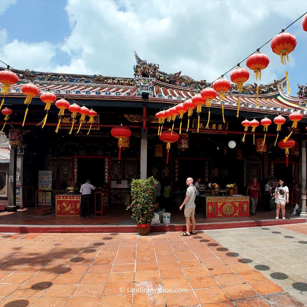 Petteri in front of Cheng Hoon Teng, Malaysia’s oldest Chinese temple