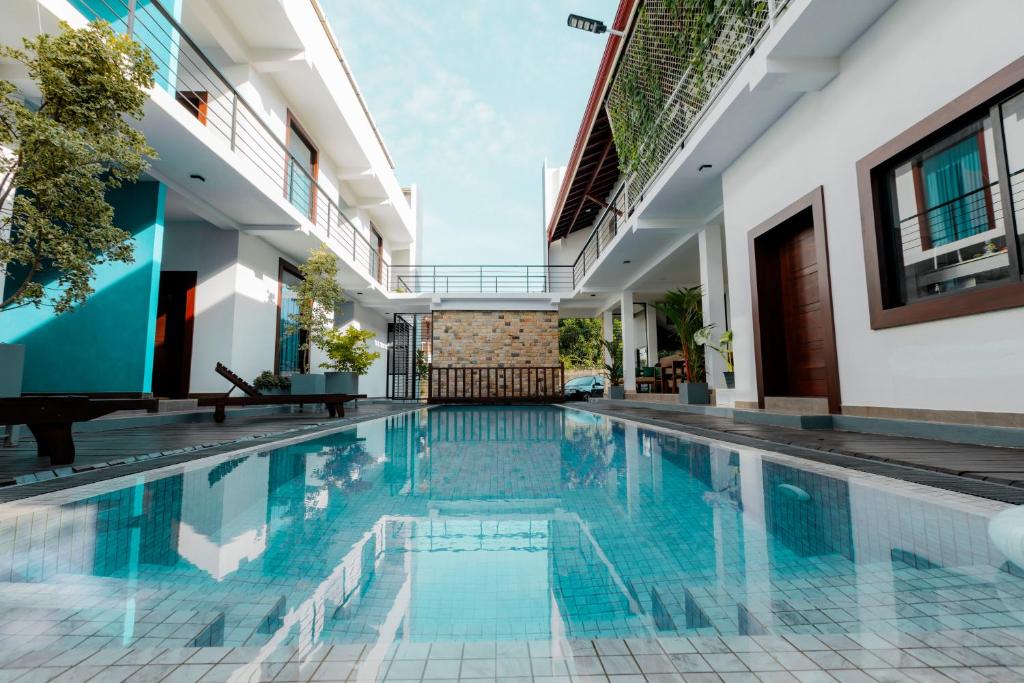 Comfortable stay in Negombo, Sri Lanka within travel budget