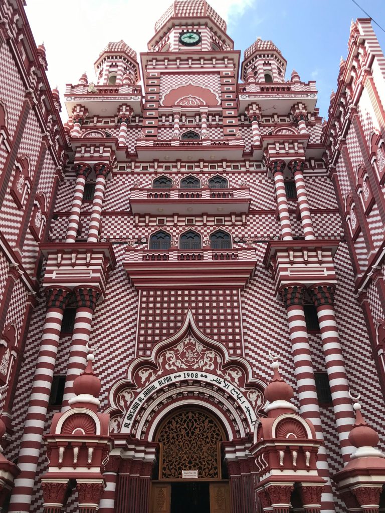 The striking red mosque in Pettah area