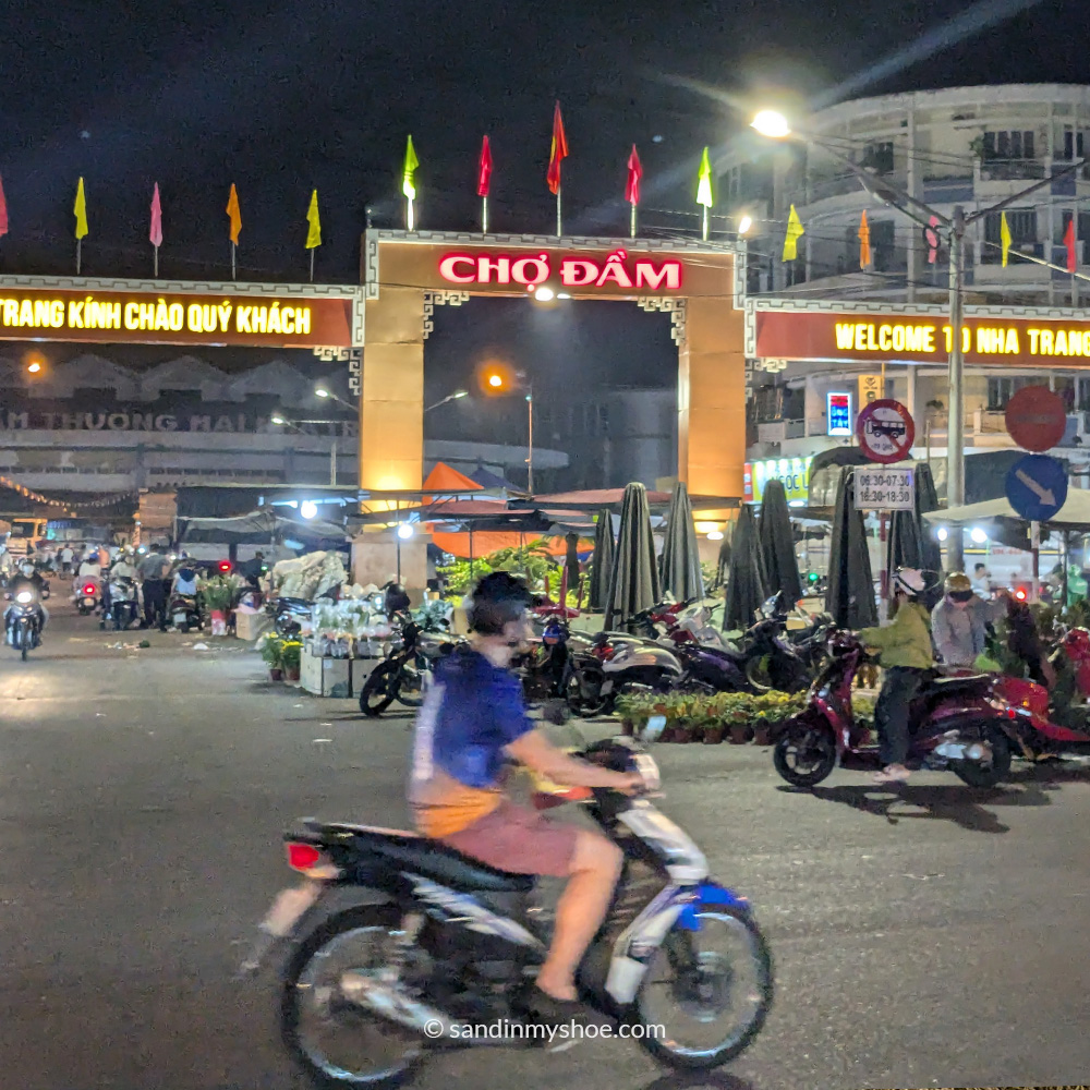 Entrance to the Dam Market