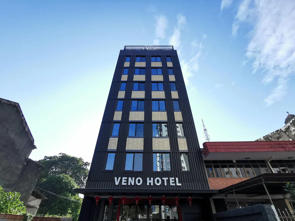 The exterior of Veno Hotel.