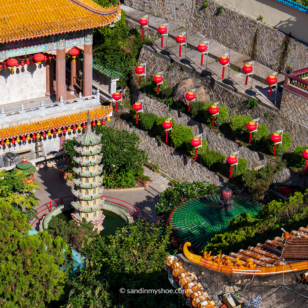Courtyard with laterns.