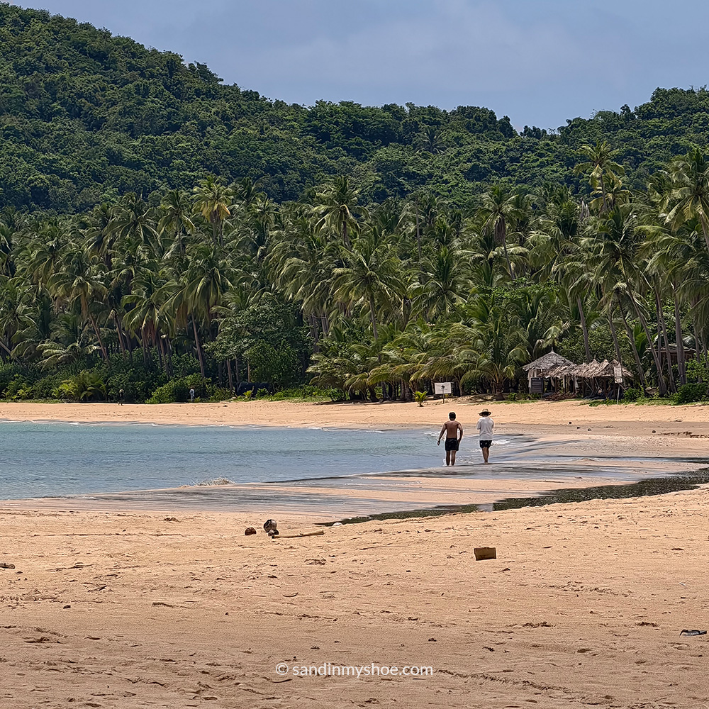 Visiting Duli Beach is a must during a 2-week Palawan itinerary.