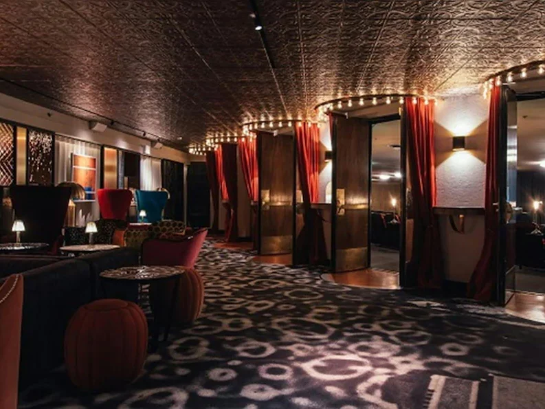 A sophisticated lobby area in Hotel Rival.
