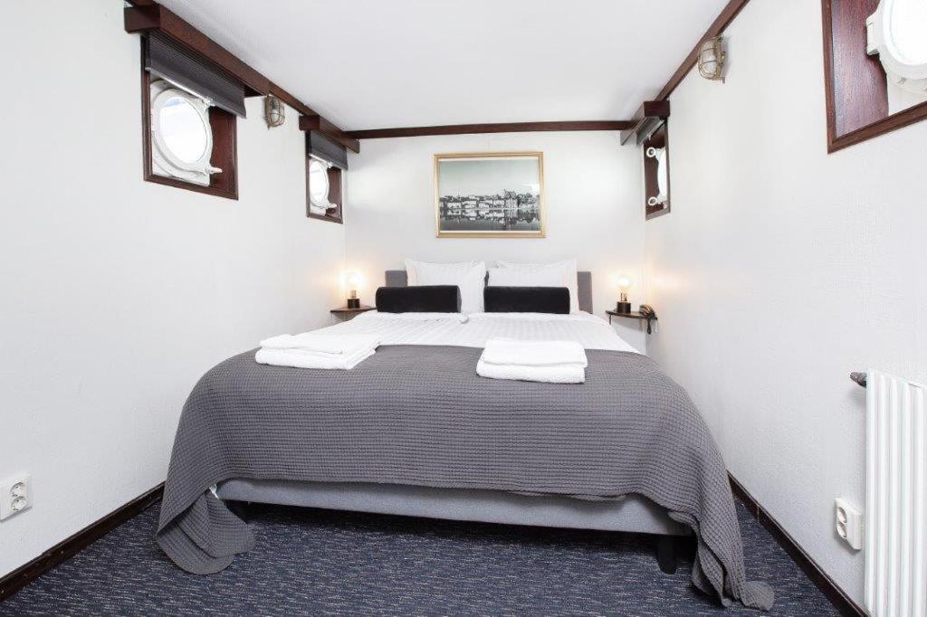 Double room in the Yacht Hotel