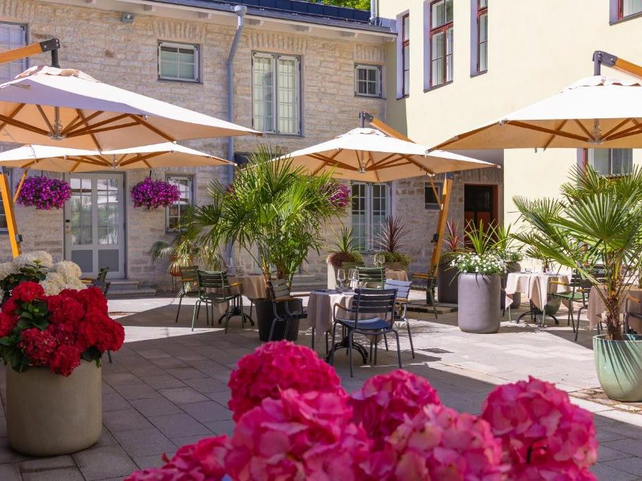 Patio of Nunne Boutique Hotel.
